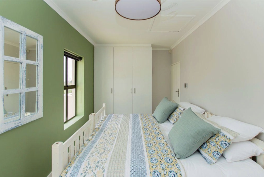 2 Bedroom Property for Sale in Helios Place Western Cape